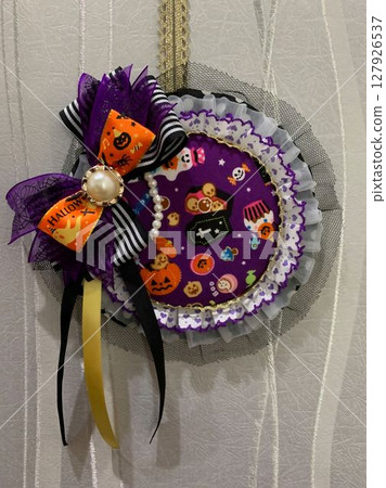 Halloween ornaments Halloween ornaments 127926537