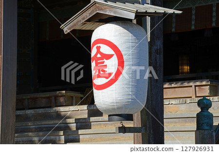 The sacred lantern at the worship hall of Kotohira Shrine in Kagawa Prefecture-2 127926931