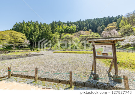 Fukui City, Fukui Prefecture: Clear skies at the Ichijodani Asakura Clan Ruins 127927743