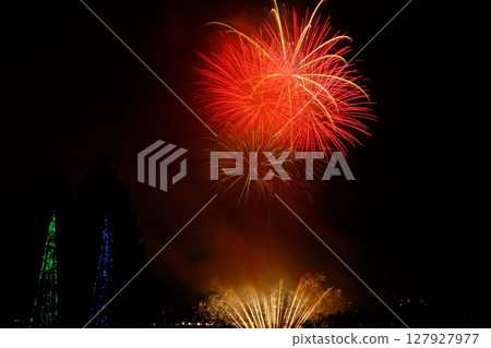 Fireworks obscured by smoke [Tsukui, Sagamihara City, November] 127927977