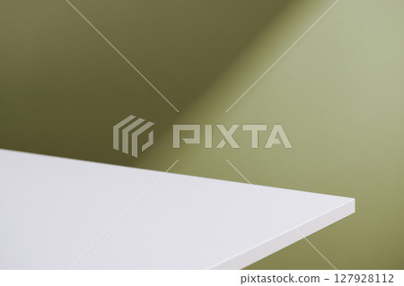 Minimal Natural Light and Shadow Composition for Lifestyle and Background Use. 127928112