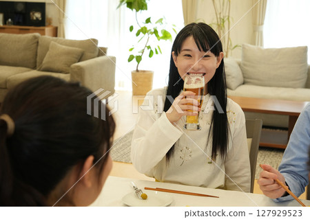 家庭聚會 127929523