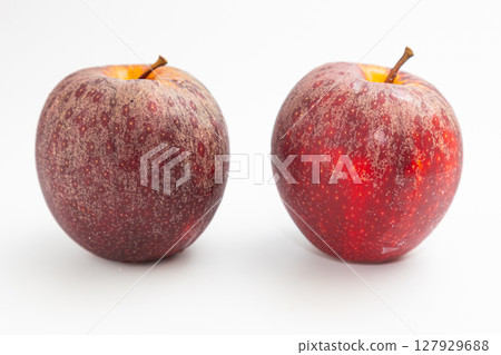 帶皮的新西蘭小蘋果的庫存照片 127929688