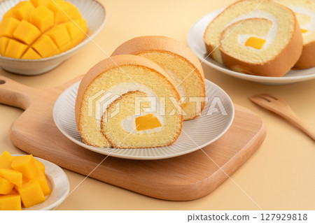 mango swiss roll swiss roll raw milk roll cake roll fruit mango roll cake マンゴー Roll Keki 127929818