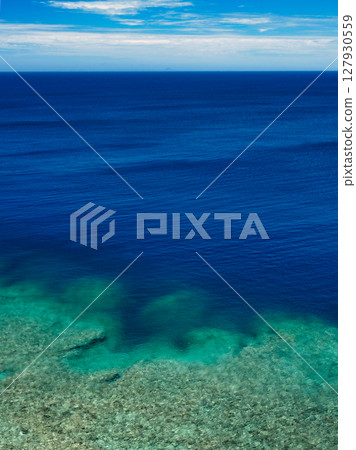 Beautiful ocean view from the cliffs of Cape Maeda, Onna Village, Okinawa Prefecture Beautiful ocean view from the cliffs of Cape Maeda, Onna Village, Okinawa Prefecture 127930559