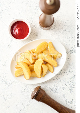 盤子裡的薯條 127932358