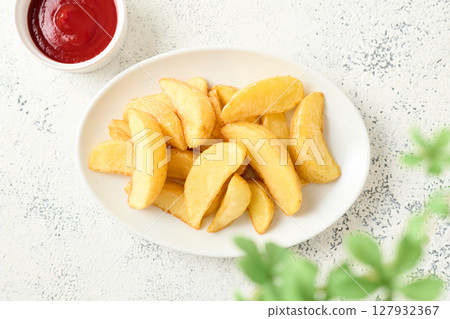 盤子裡的薯條 盤子裡的薯條 127932367