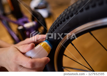 Important Steps for Effectively Cleaning and Properly Maintaining a Bicycle Wheel 127932595