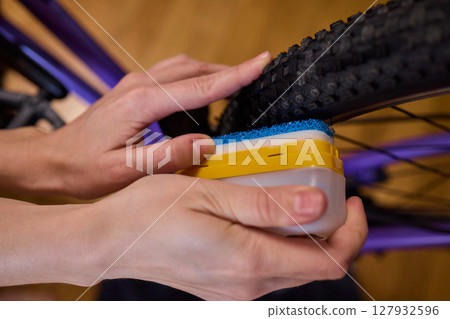 Important Steps for Effectively Cleaning and Properly Maintaining a Bicycle Wheel Important Steps for Effectively Cleaning and Properly Maintaining a Bicycle Wheel 127932596