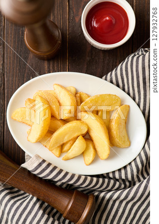 盤子裡的薯條 127932768