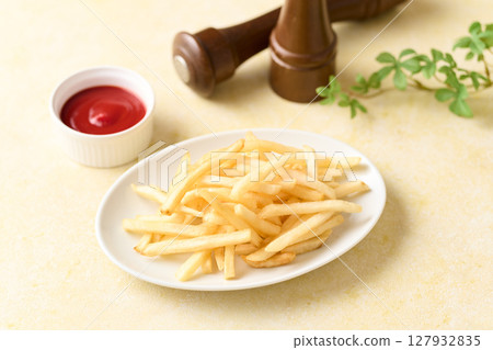 盤子裡的薯條 127932835