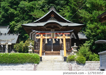 "Zenkaku Inari Shrine" is located to the right of "Kiyama Shrine" in Kiyama, Maniwa City, Okayama Prefecture. 127933057