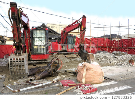Convenience store demolition site, parking lot expansion construction 127933326