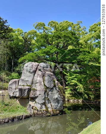 岡山後樂園是岡山藩第二代藩主池田綱政為了休息而建造的大庭園,也是歷史文化遺產和風景名勝。 岡山後樂園是岡山藩第二代藩主池田綱政為了休息而建造的大庭園,也是歷史文化遺產和風景名勝。 127933938