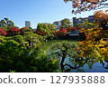 Sorakuen in Autumn, Japanese Garden with Autumn Leaves, Kobe City 127935888