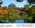 Sorakuen in Autumn, Japanese Garden with Autumn Leaves, Kobe City 127935891