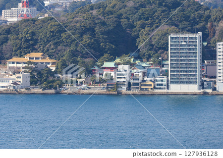 從福岡縣北九州市門司港懷舊展望室眺望下關赤間神社 127936128