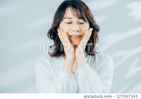女性美容中高級 127937143