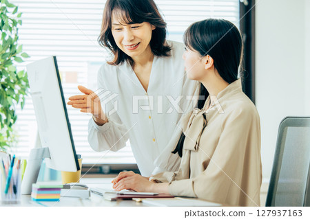 Boss and subordinate business image Boss and subordinate business image 127937163