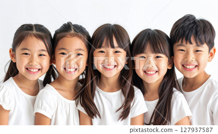 微笑的孩子 微笑的孩子 127937587