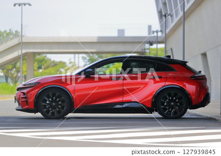 紅色國產跑車 127939845