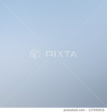 天藍色和銀灰色柔和漸變背景 127940916