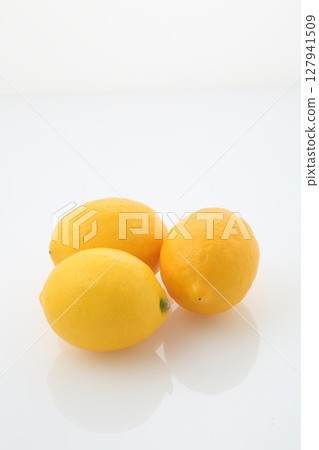 3 Meyer lemons 3 Meyer lemons 127941509
