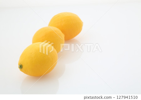 3 Meyer lemons 127941510