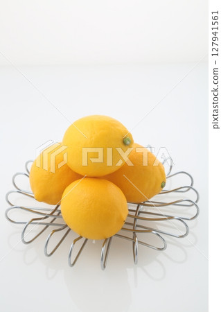 4 Meyer lemons 127941561