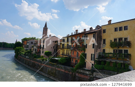 Aerial view of Verona with basilica of Saint Anastasia, Italy Aerial view of Verona with basilica of Saint Anastasia, Italy 127941699