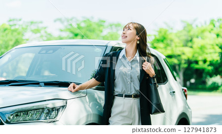 汽車和女人/女商人 汽車和女人/女商人 127941873