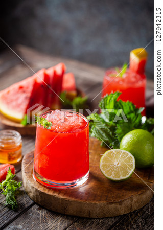 summer watermelon drink 127942315