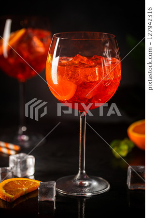 Aperol spritz cocktail 127942316