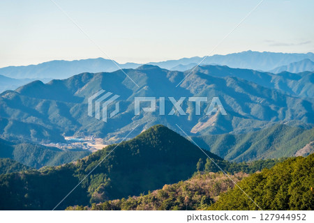 A spectacular view from the observation deck at the summit of Tsuzurato Pass, a World Heritage Site on the Kumano Kodo Iseji route 127944952