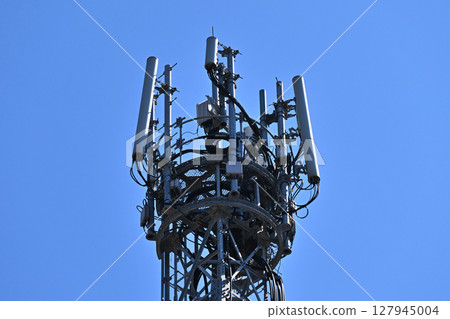 Communication image (radio tower: base station) 127945004