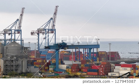 Cargo port and container shipping terminal 127945087