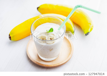 Homemade banana smoothie 127947814