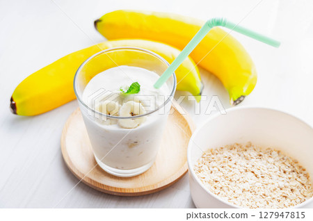 冰香蕉奶昔 127947815