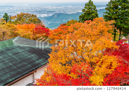 Kanagawa Prefecture, Isehara city as seen from Oyama Afuri Shrine with autumn leaves 127948414
