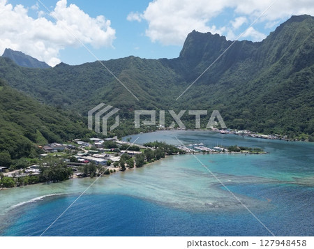 塔希提島莫雷阿島美麗海岸線的鳥瞰圖 127948458