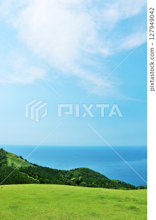 Miyazaki Prefecture: Blue sky and sea at Cape Toi 127949042