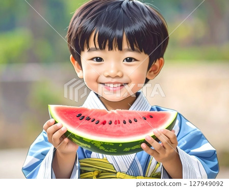 男孩吃西瓜插畫 127949092
