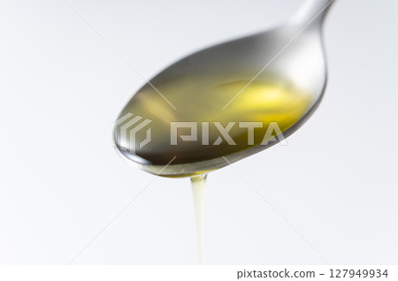 Olive oil  127949934