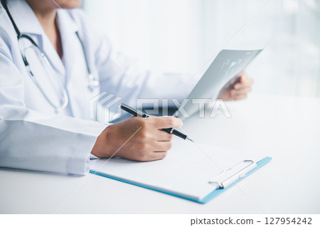 Concept business doctor education essential globalization, student learn and study in university and college to master knowledge needed travel global economy. book stethoscope for medical health care 127954242
