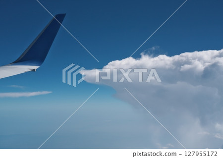 從飛機上看到的砧雲 127955172