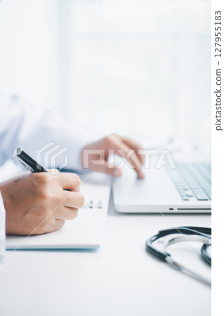 Concept business doctor education essential globalization, student learn and study in university and college to master knowledge needed travel global economy. book stethoscope for medical health care 127955183