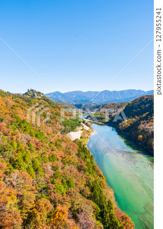 Naegi Castle ruins and the Kiso River (Autumn) 127955241