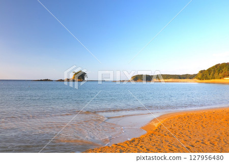 Ago Bay, Azurihama and Suzume Island in Ise-Shima / Morning view / Ise-Shima National Park Ago Bay, Azurihama and Suzume Island in Ise-Shima / Morning view / Ise-Shima National Park 127956480