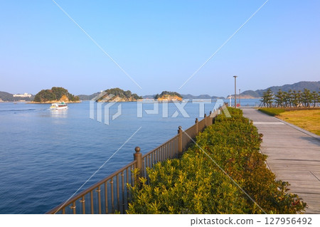 鳥羽海運碼頭 / 遠處可眺望三島及海豚島 / 伊勢志摩國立公園 127956492