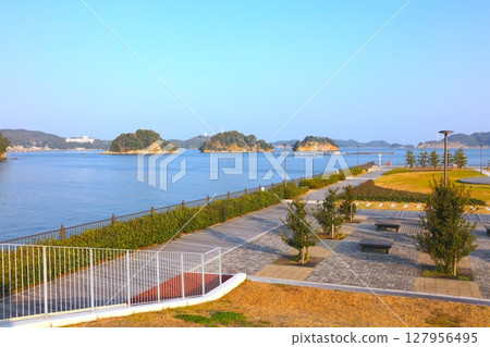 鳥羽海運碼頭 / 遠處可眺望三島及海豚島 / 伊勢志摩國立公園 127956495